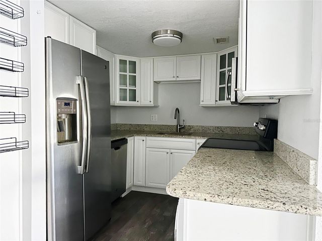 912 LAKE DESTINY ROAD D, Altamonte Springs, FL 32714