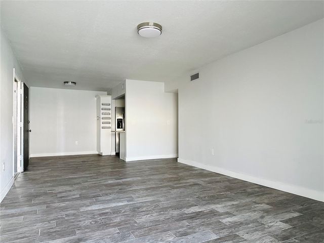 912 LAKE DESTINY ROAD D, Altamonte Springs, FL 32714