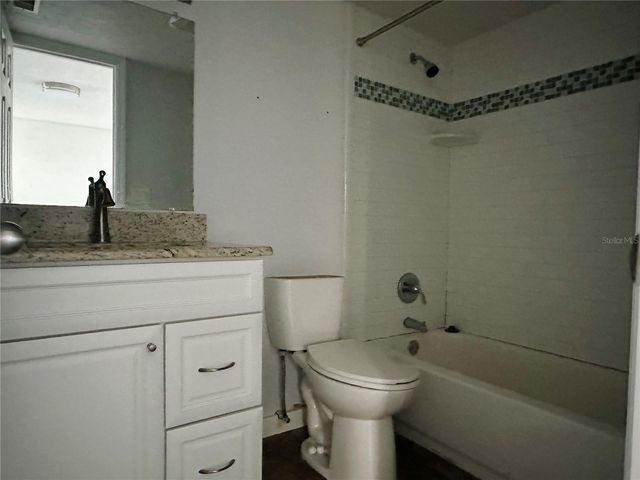 912 LAKE DESTINY ROAD D, Altamonte Springs, FL 32714