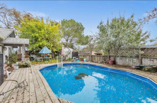 5688 Cox Dr, Valley Springs, CA 95252