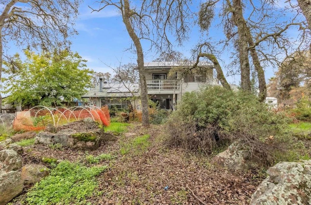 5688 Cox Dr, Valley Springs, CA 95252