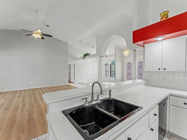 11344 RAINBOW WOODS LOOP, Spring Hill, FL 34609