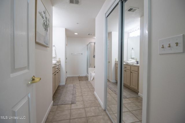 2230 Beach Drive, 307, Gulfport, MS 39507