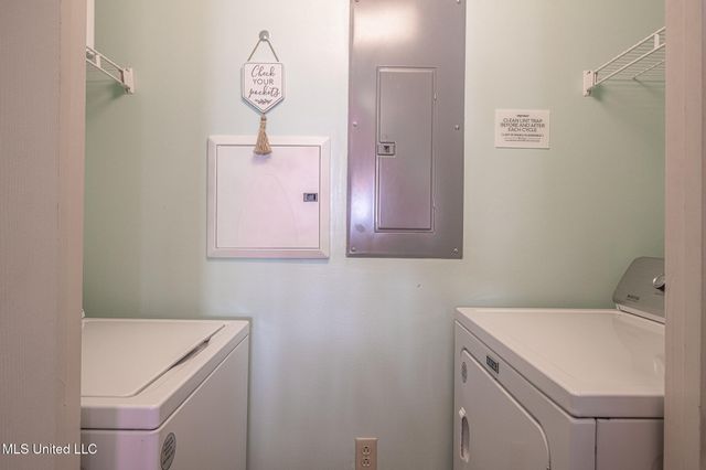 2230 Beach Drive, 307, Gulfport, MS 39507