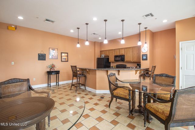 2230 Beach Drive, 307, Gulfport, MS 39507