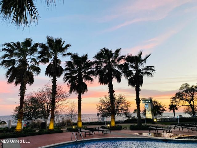 2230 Beach Drive, 307, Gulfport, MS 39507
