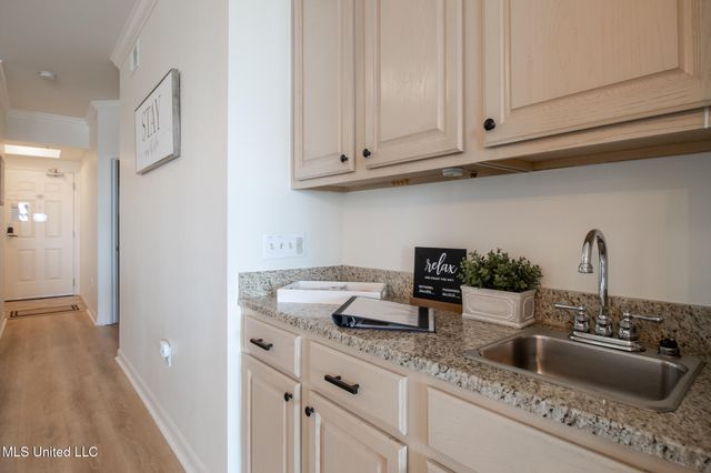 2230 Beach Drive, 307, Gulfport, MS 39507