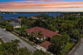 15 Wellesley Drive, Lake Worth Beach, FL 33460