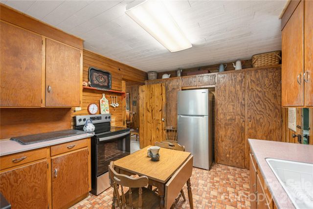 10844 Greenville Highway, Cedar Mountain, NC 28718