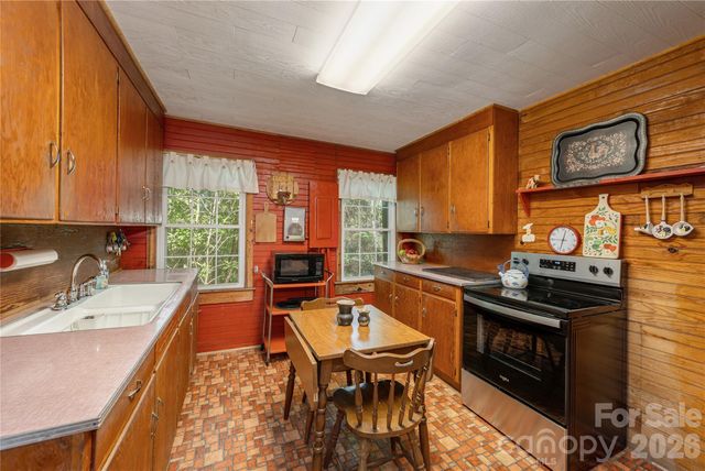 10844 Greenville Highway, Cedar Mountain, NC 28718