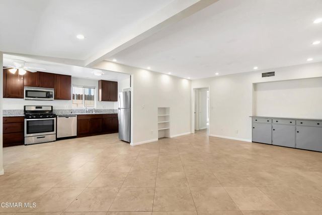7322 Lindley Avenue, Reseda, CA 91335