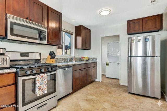 7322 Lindley Avenue, Reseda, CA 91335
