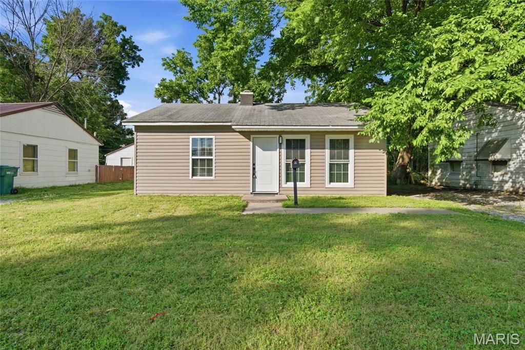 14 Marilyn Lane, Cahokia, IL 62206