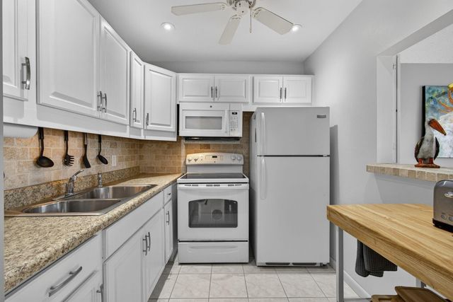 231 Berkshire K, West Palm Beach, FL 33417