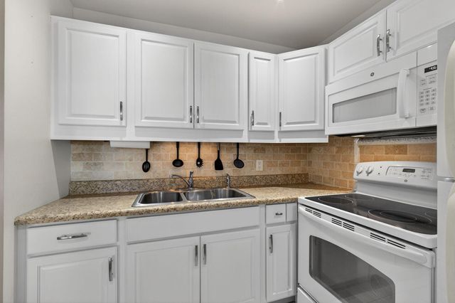 231 Berkshire K, West Palm Beach, FL 33417