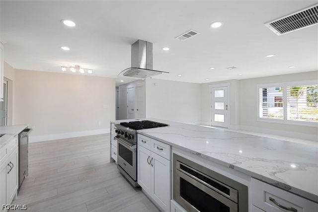 22 Palmview BLVD, Fort Myers Beach, FL 33931
