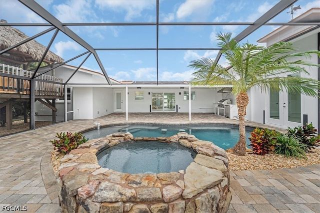 22 Palmview BLVD, Fort Myers Beach, FL 33931