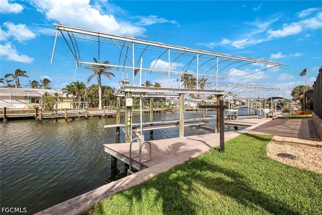 22 Palmview BLVD, Fort Myers Beach, FL 33931