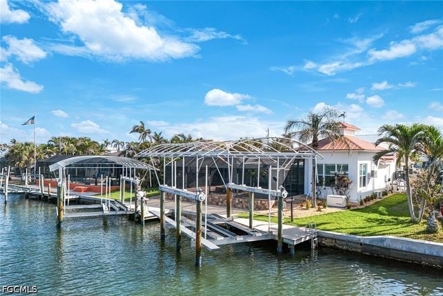 22 Palmview BLVD, Fort Myers Beach, FL 33931