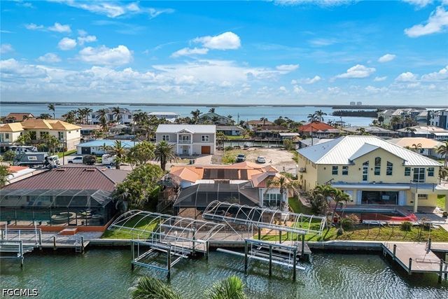 22 Palmview BLVD, Fort Myers Beach, FL 33931