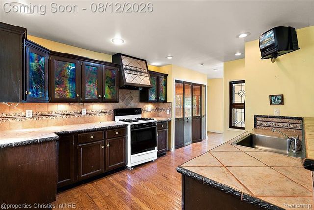 13010 Oyster Lake Road, Holly Township, MI 48442