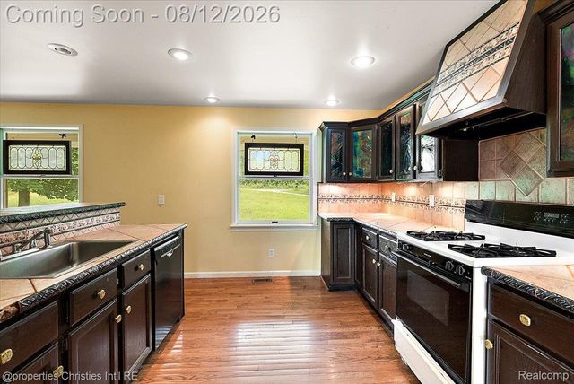 13010 Oyster Lake Road, Holly Township, MI 48442