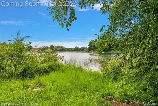 13010 Oyster Lake Road, Holly Township, MI 48442