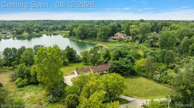 13010 Oyster Lake Road, Holly Township, MI 48442