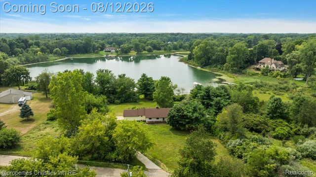 13010 Oyster Lake Road, Holly Township, MI 48442