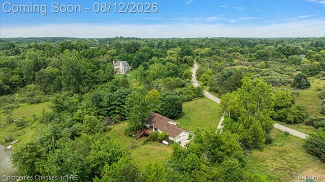 13010 Oyster Lake Road, Holly Township, MI 48442