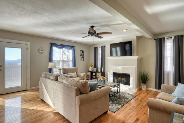 417 Hidden Forest Lane, Hayesville, SC 29804