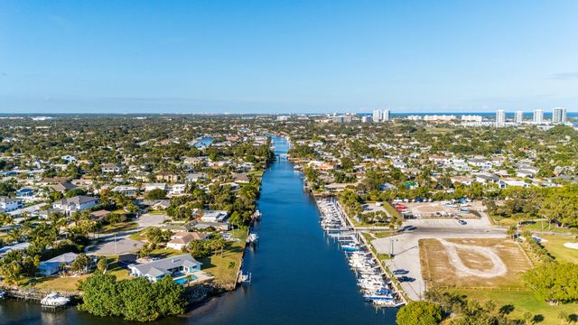 733 Jacana Way, North Palm Beach, FL 33408