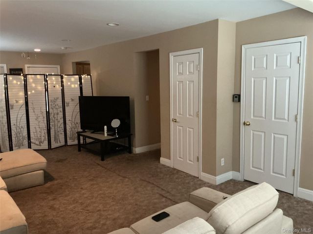 12 E John Street, Hicksville, NY 11801