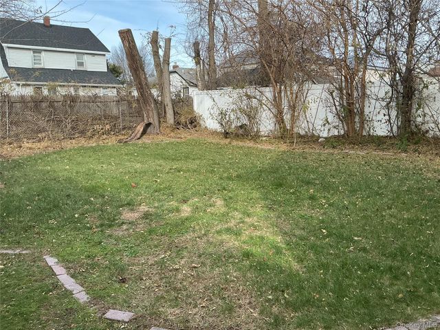 12 E John Street, Hicksville, NY 11801