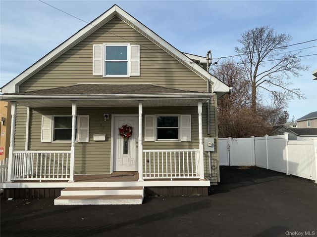 12 E John Street, Hicksville, NY 11801