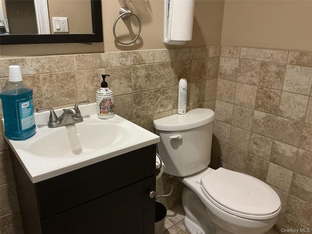 12 E John Street, Hicksville, NY 11801