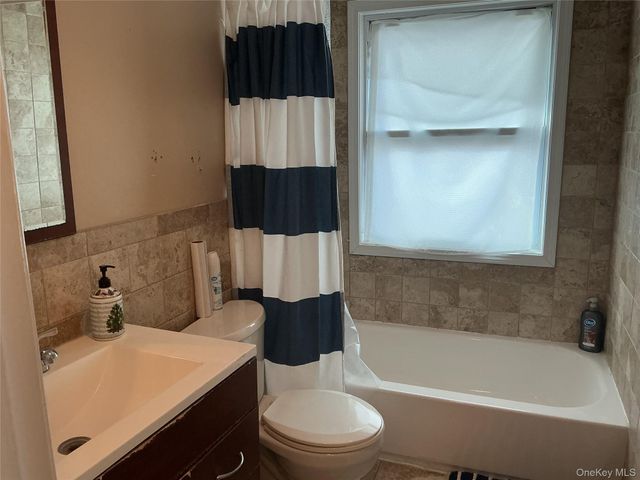 12 E John Street, Hicksville, NY 11801