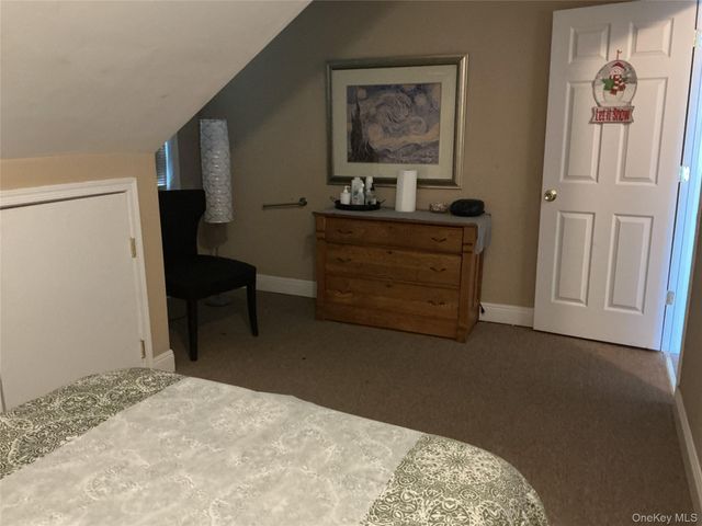 12 E John Street, Hicksville, NY 11801