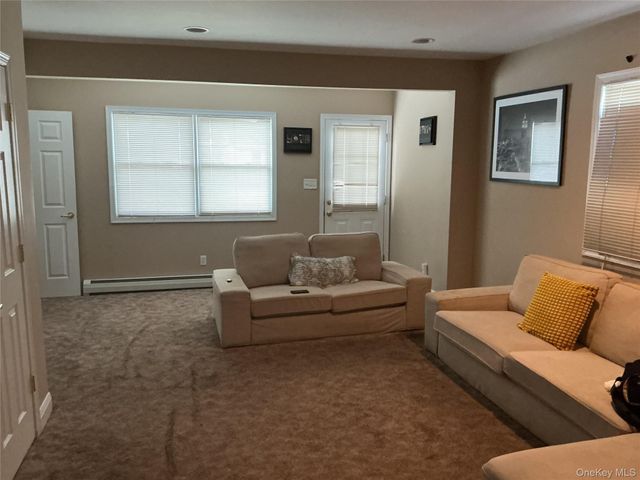 12 E John Street, Hicksville, NY 11801