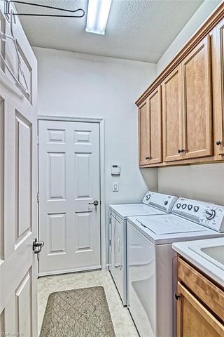 3460 Lakeview Isle CT, Fort Myers, FL 33905