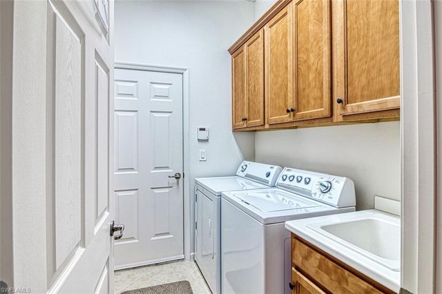 3460 Lakeview Isle CT, Fort Myers, FL 33905