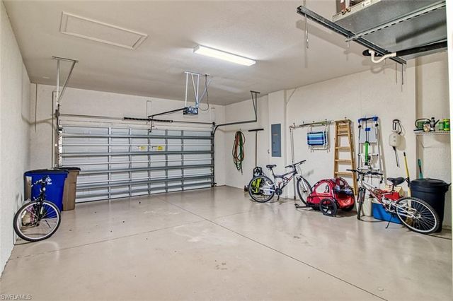 3460 Lakeview Isle CT, Fort Myers, FL 33905