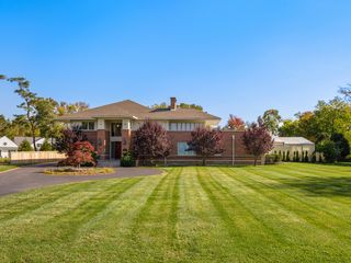 115 Dickens Road, Northfield, IL 60093