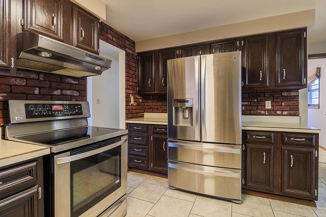 1164 BEECHWOOD DRIVE, Green Bay, WI 54313