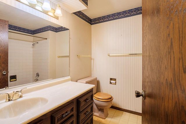 1164 BEECHWOOD DRIVE, Green Bay, WI 54313