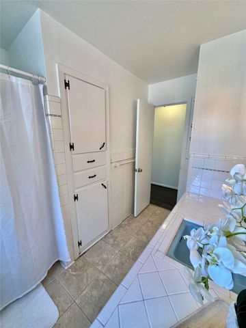 1715 Morningside Drive, Gainesville, TX 76240