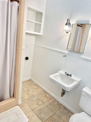 1715 Morningside Drive, Gainesville, TX 76240