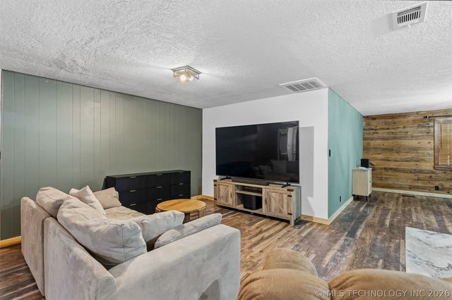 2008 NE 3rd Avenue, Ardmore, OK 73401