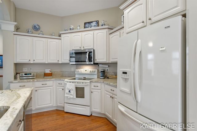 18147 Lost Creek Lane, Spring Lake, MI 49456