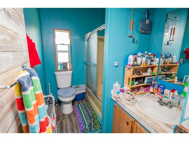 496 SCOTTS GLEN Dr, Springfield, OR 97477